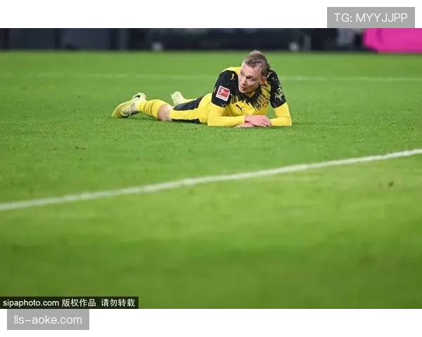 多特蒙德客场球迷高歌助威,施洛特贝克头球扩大比分 多特蒙德客场球迷高歌助威,施洛特贝克头球扩大比分